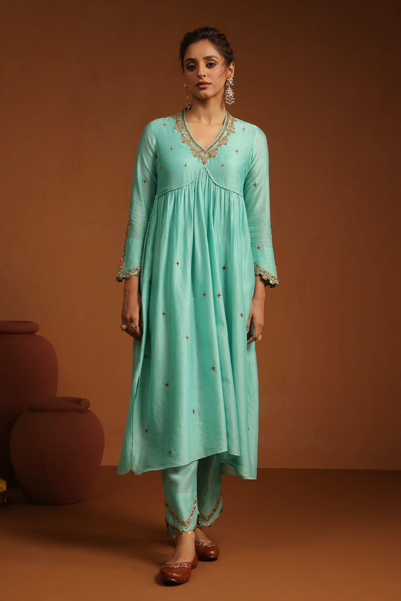 PAKEEZAH CHUNNAT JODA NEELA