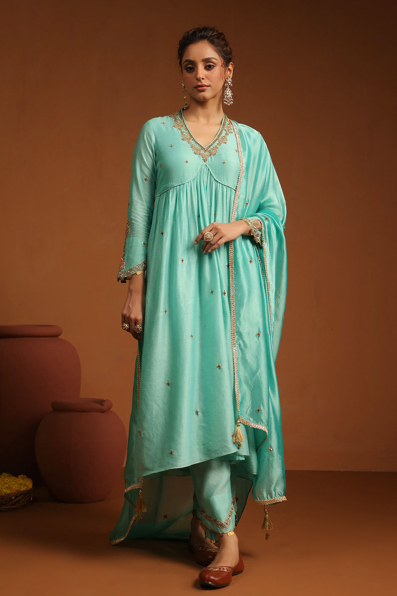 PAKEEZAH CHUNNAT JODA NEELA