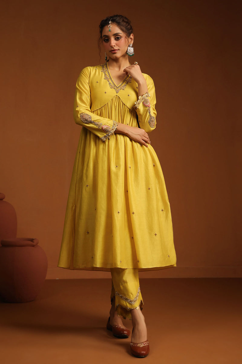 PAKEEZAH CHUNNAT JODA SUNEHRA