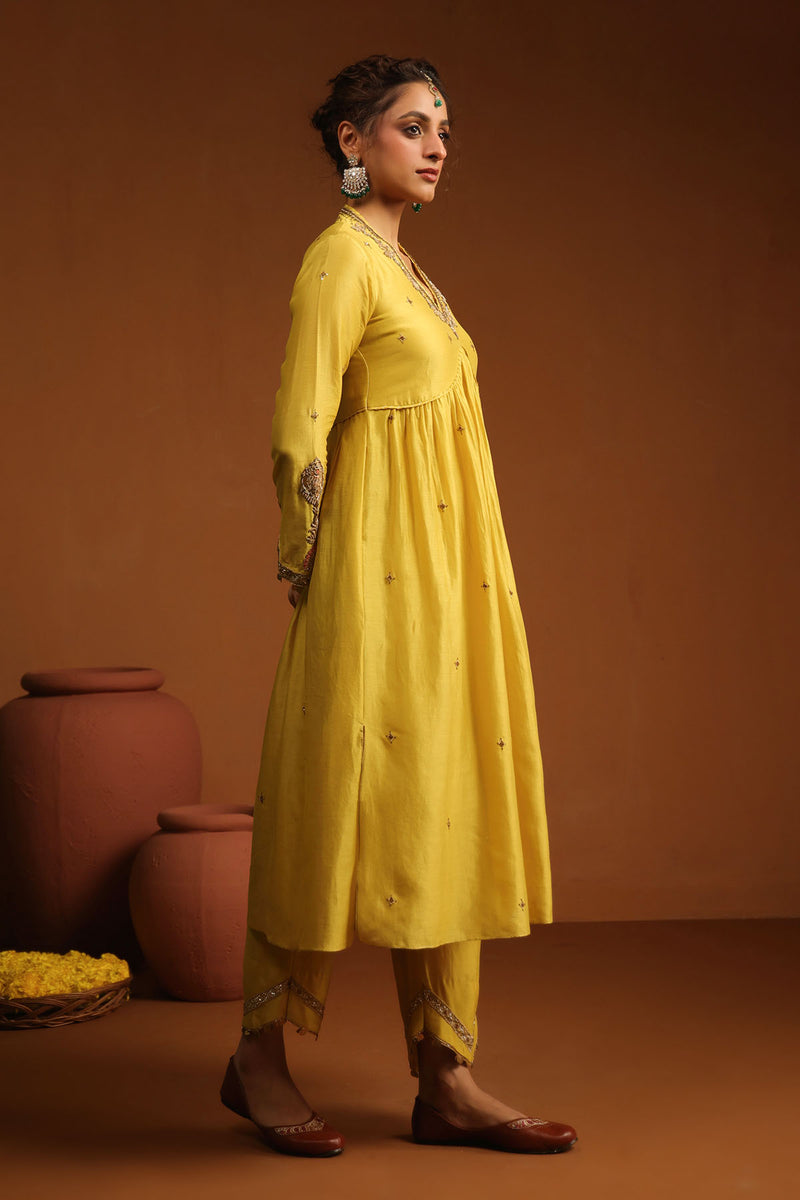 PAKEEZAH CHUNNAT JODA SUNEHRA