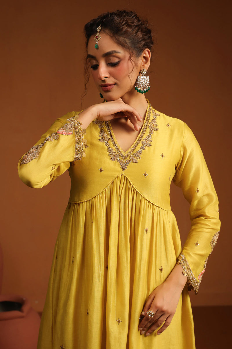 PAKEEZAH CHUNNAT JODA SUNEHRA