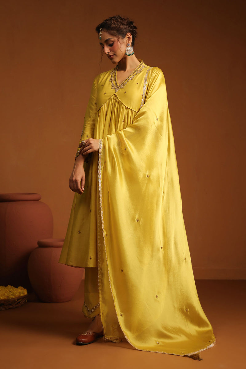 PAKEEZAH CHUNNAT JODA SUNEHRA