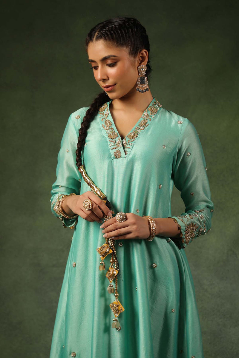 PAKEEZAH PHOOL JODA NEELA