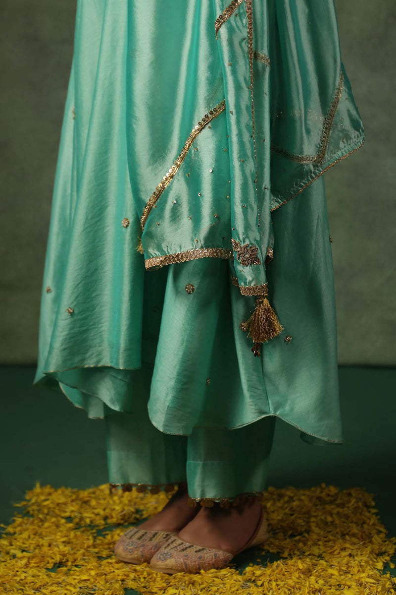 PAKEEZAH PHOOL JODA NEELA