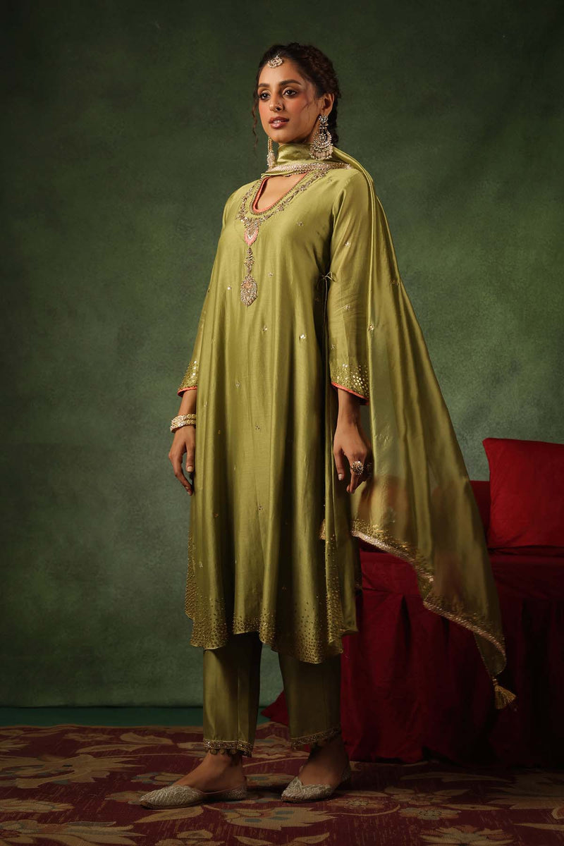 PAKEEZAH PAAN BUTA JODA HARA