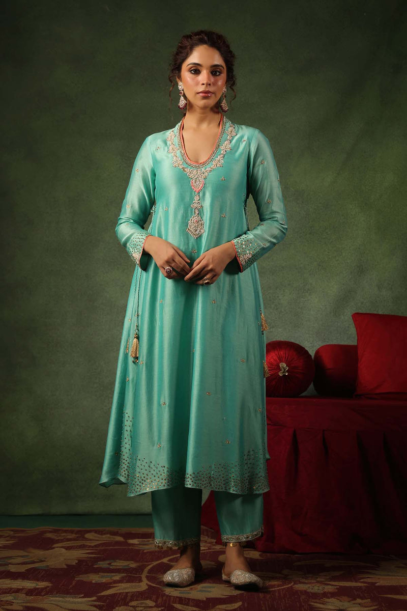 PAKEEZAH PAAN BUTA JODA NEELA