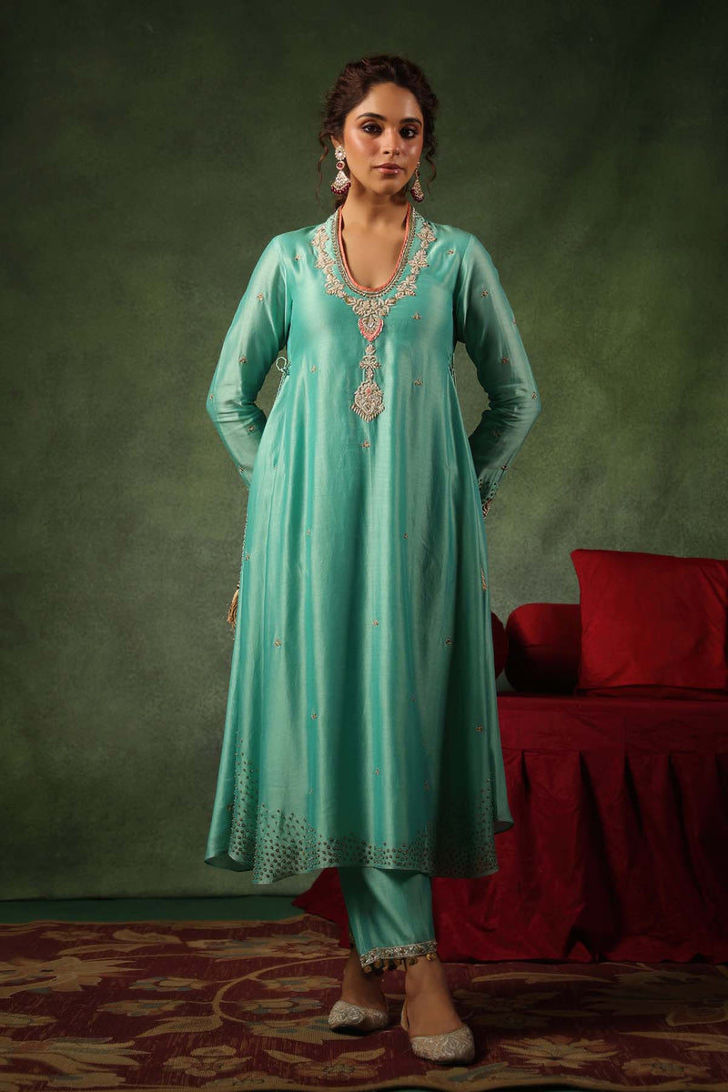 PAKEEZAH PAAN BUTA JODA NEELA
