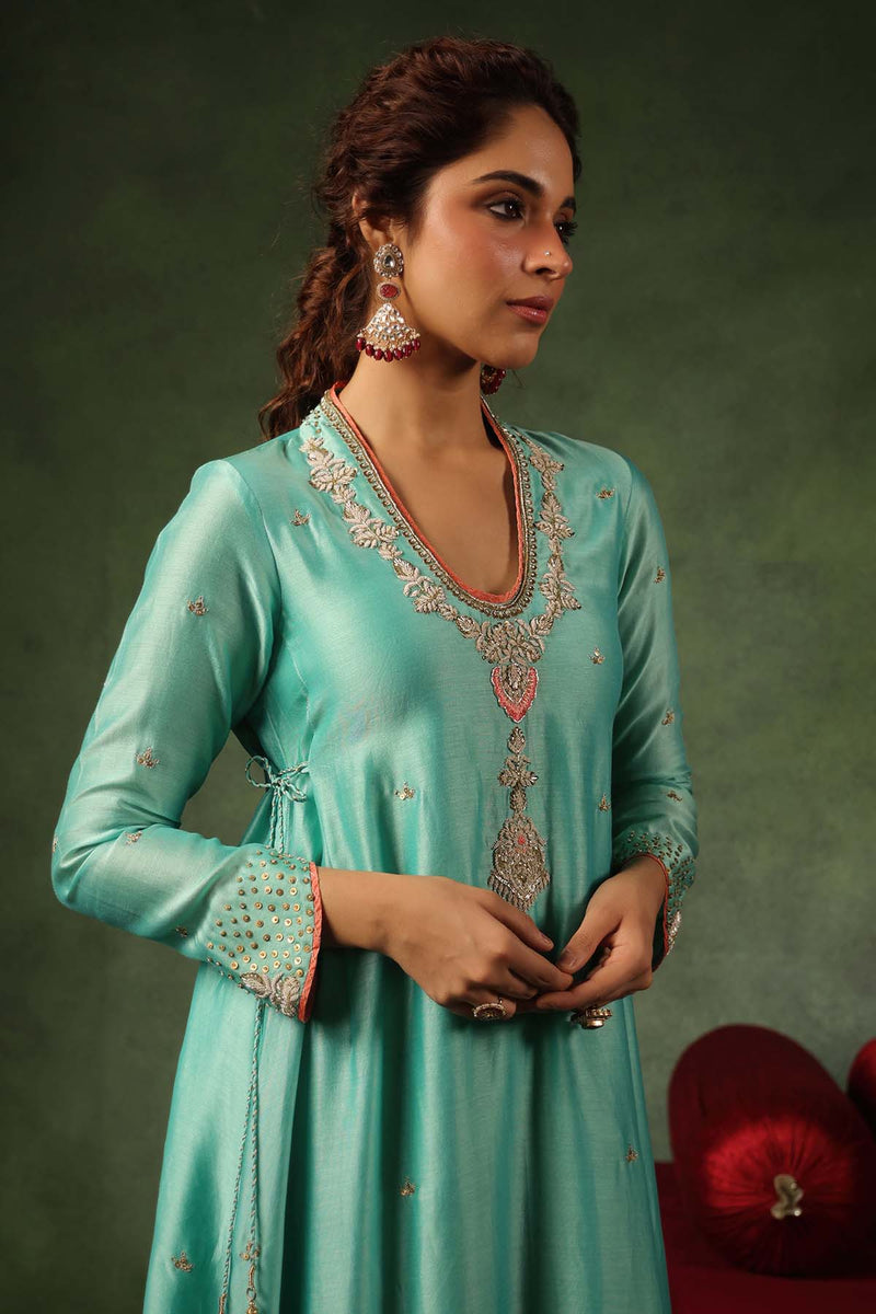 PAKEEZAH PAAN BUTA JODA NEELA