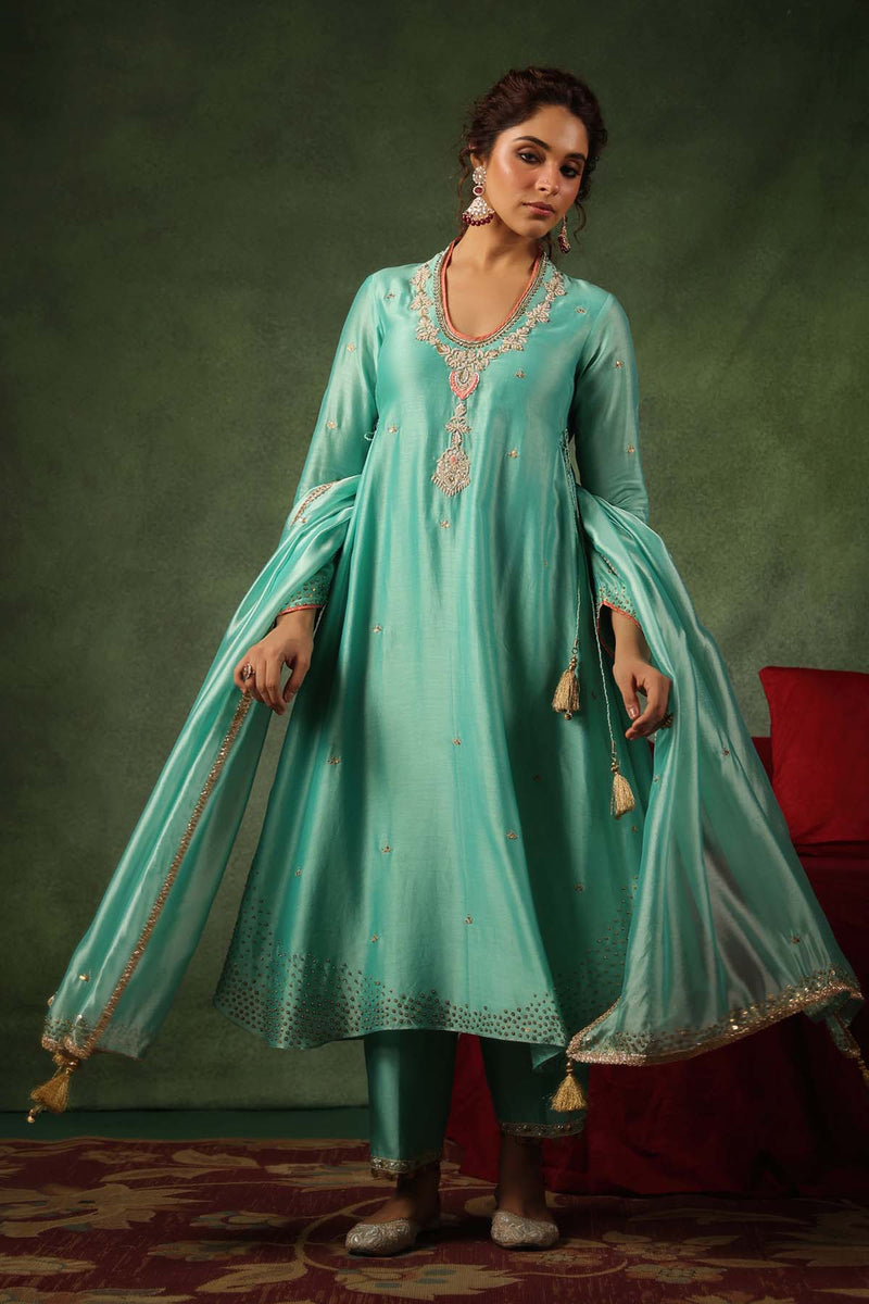 PAKEEZAH PAAN BUTA JODA NEELA