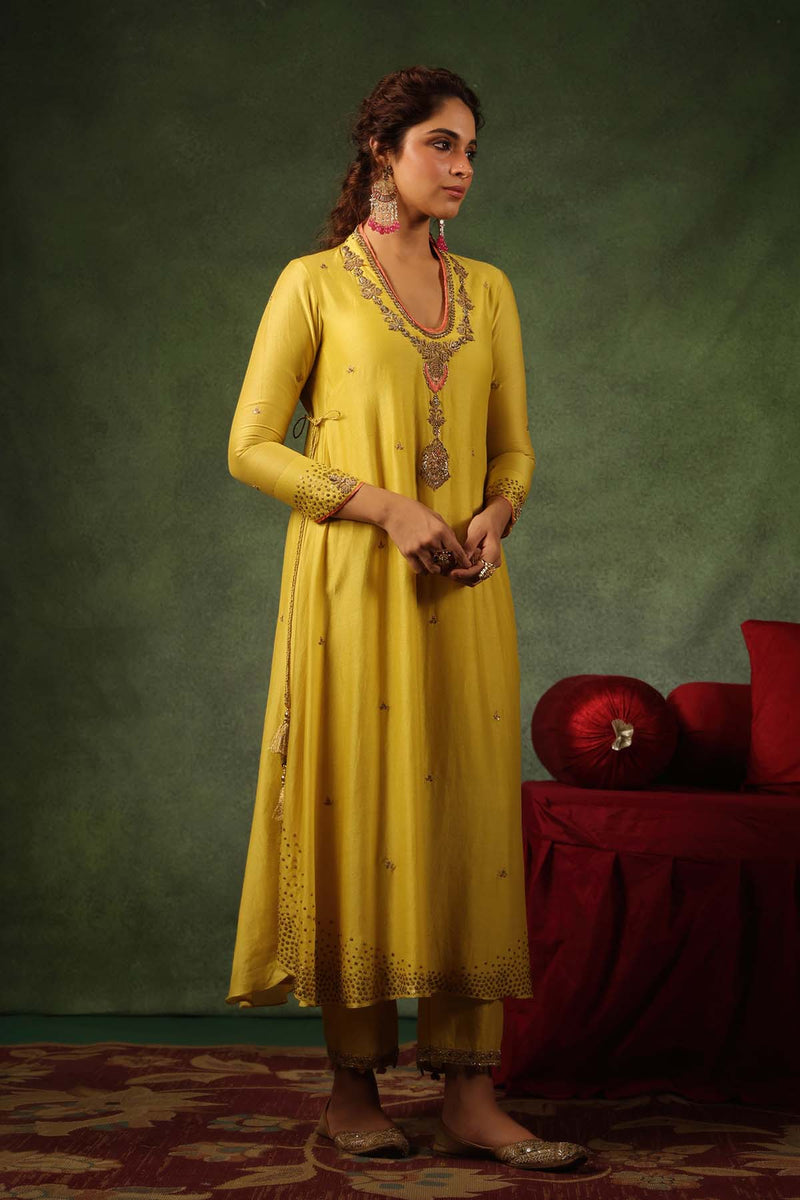 PAKEEZAH PAAN BUTA JODA SUNEHRA