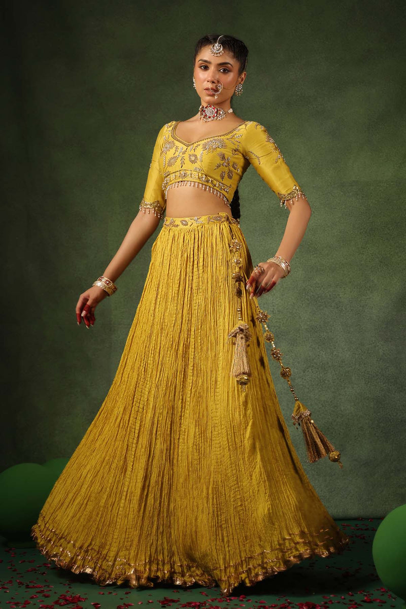 PAKEEZAH ZARDOSI PHOOL BUTA LEHENGA SUNEHRA