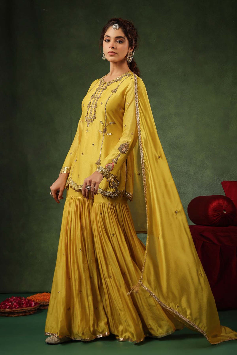 PAKEEZAH SHARARA JODA SUNEHRA
