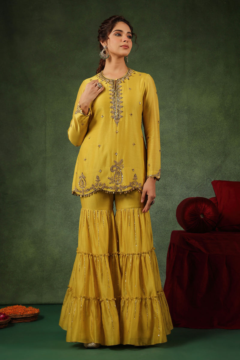 PAKEEZAH GHARARA JODA SUNEHRA