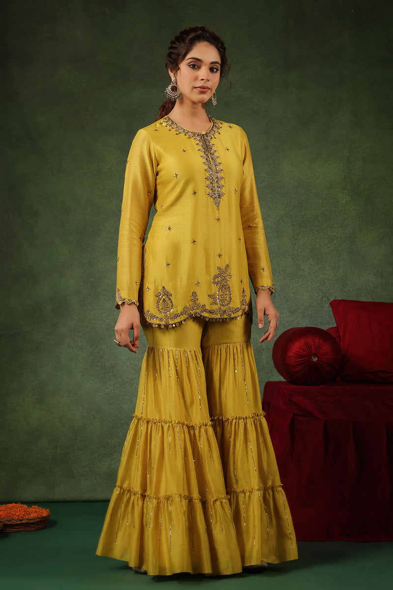 PAKEEZAH GHARARA JODA SUNEHRA