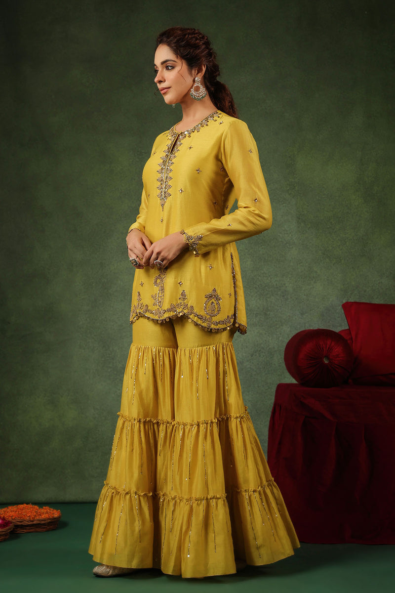 PAKEEZAH GHARARA JODA SUNEHRA