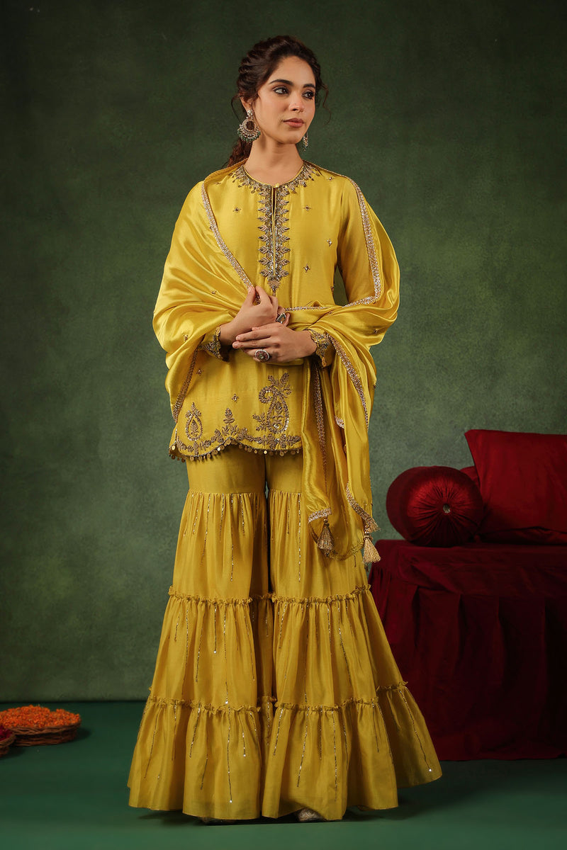 PAKEEZAH GHARARA JODA SUNEHRA