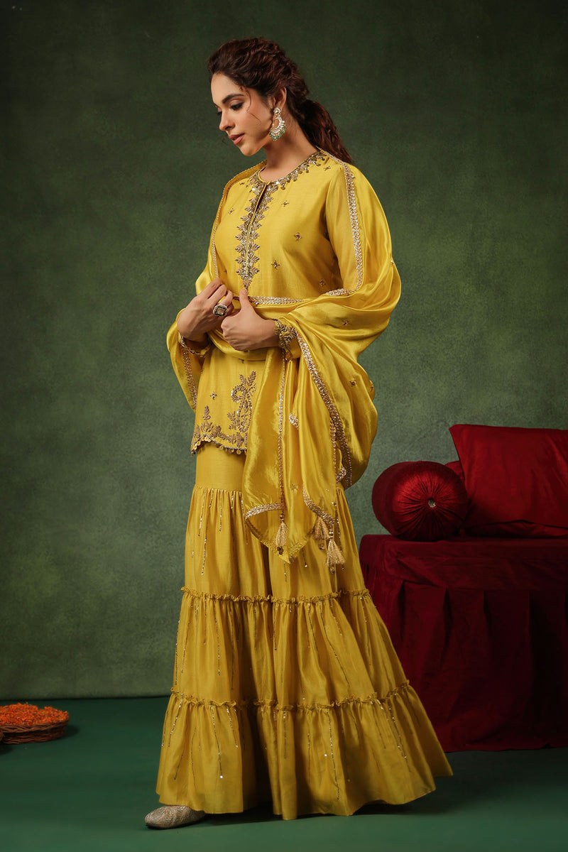 PAKEEZAH GHARARA JODA SUNEHRA