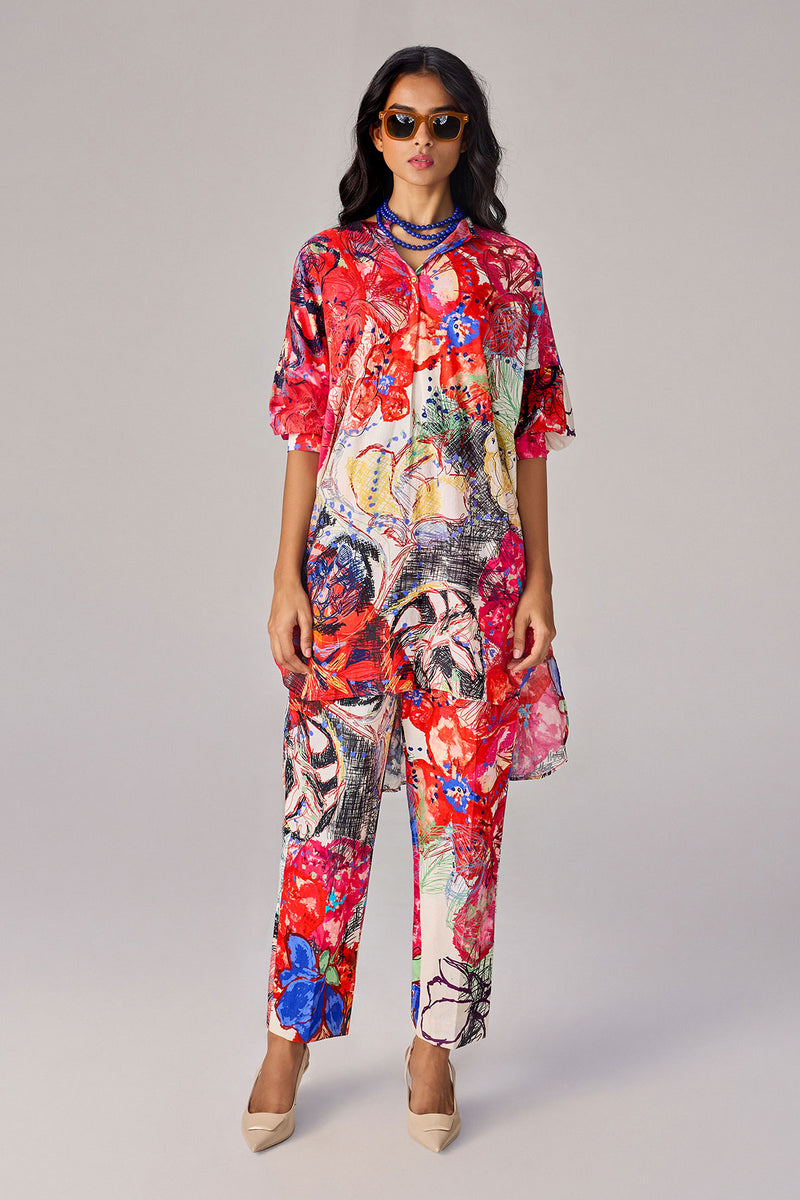 Akira Tunic

Akira Trousers
