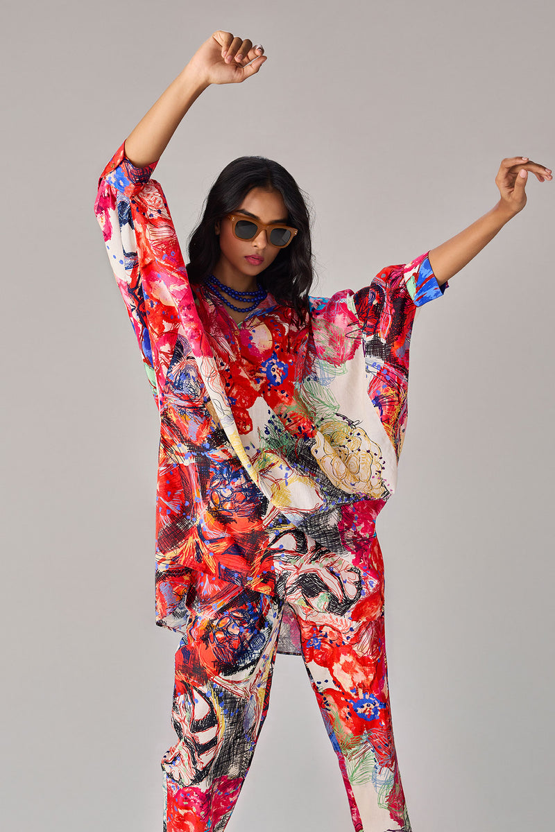Akira Tunic

Akira Trousers