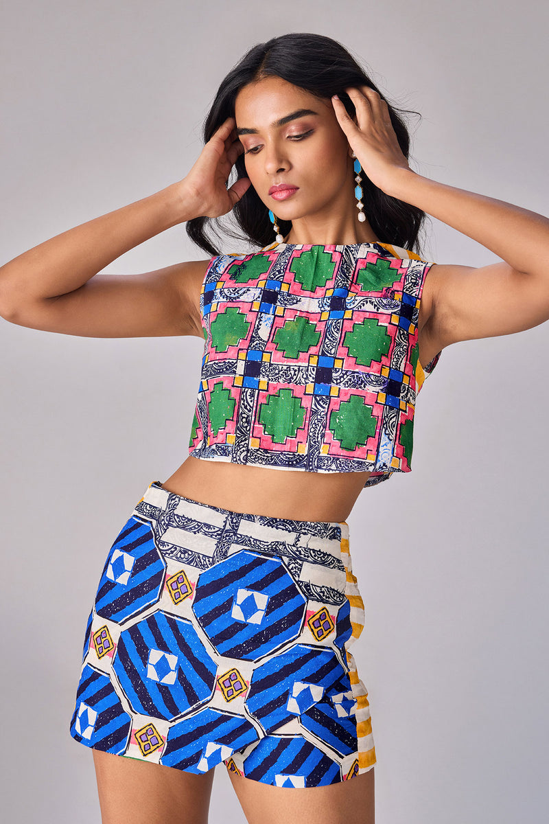 Zelda Blouse

Sia Skort