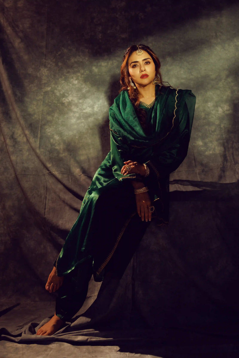 Green Gajji Silk Embroidered Kurta Set With Dupatta