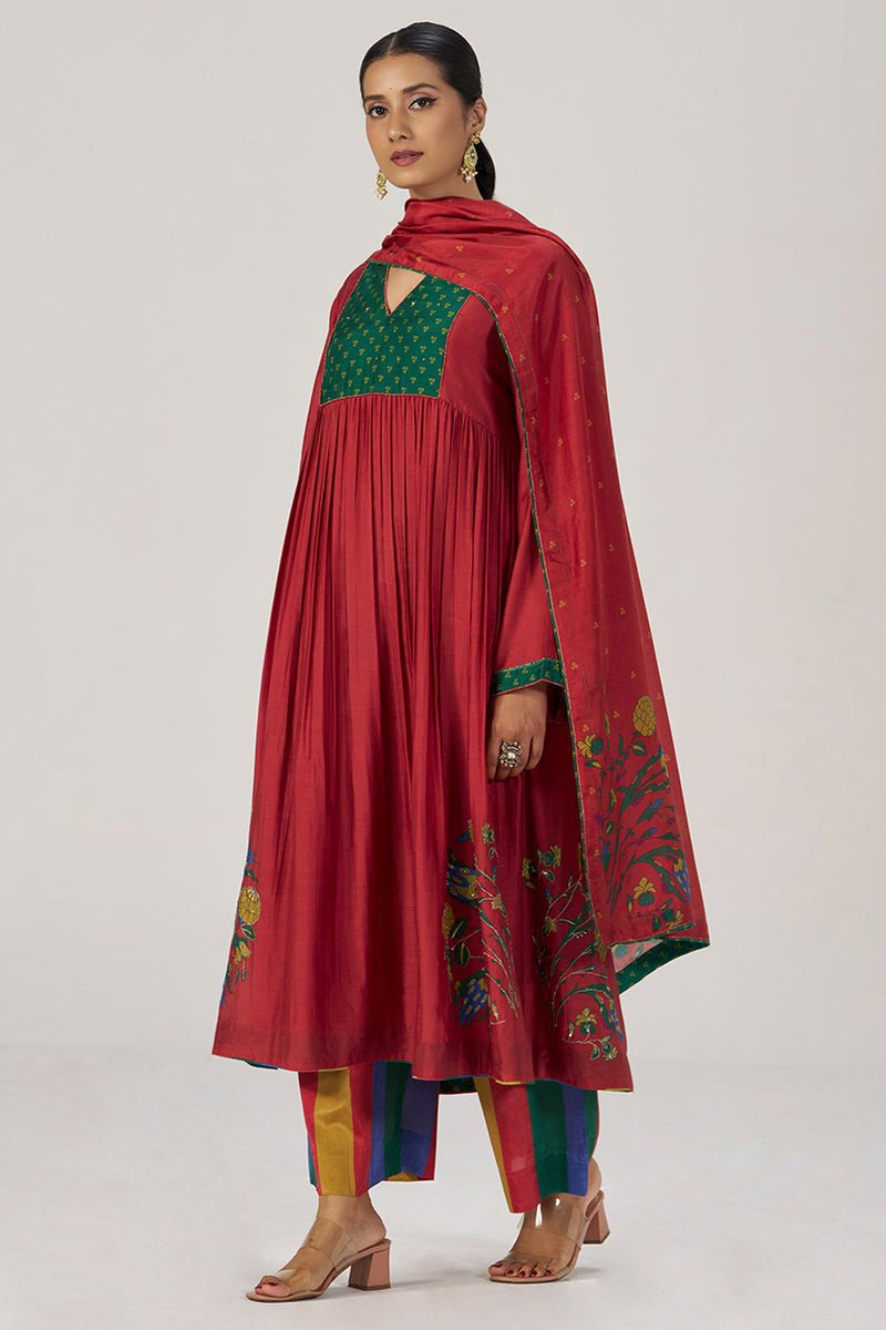 Tango Red and Green Festive Print Kurta Set