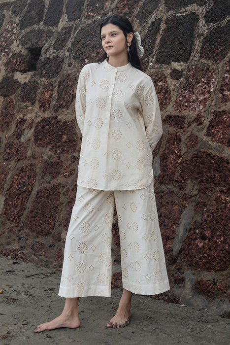 Tori Embroidered set