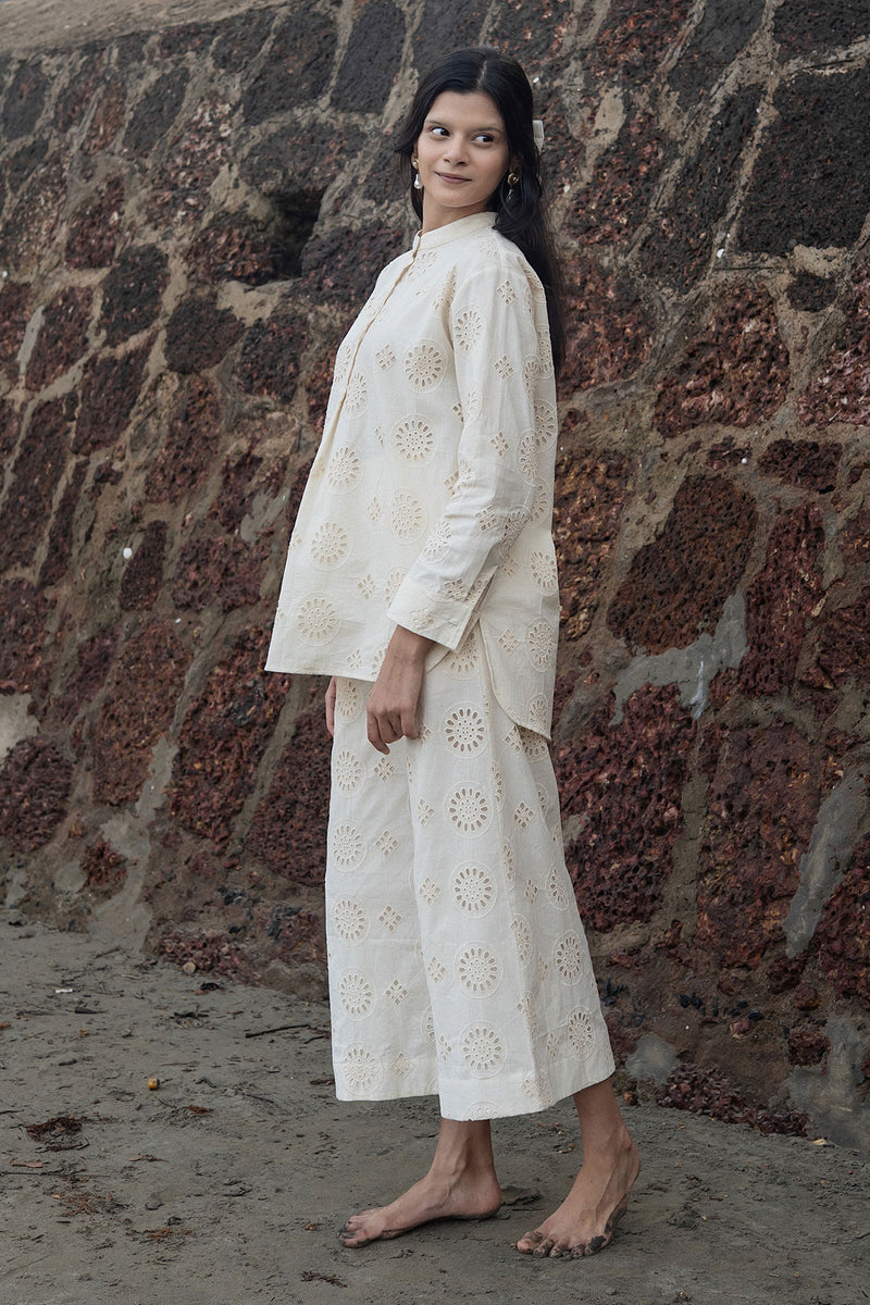 Tori Embroidered set