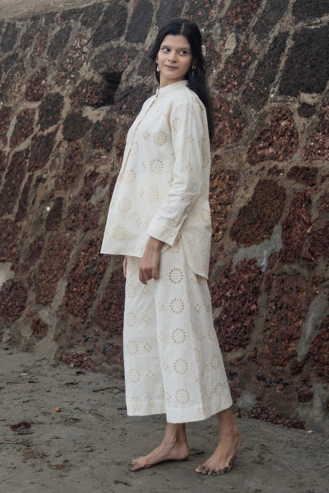 Tori Embroidered set