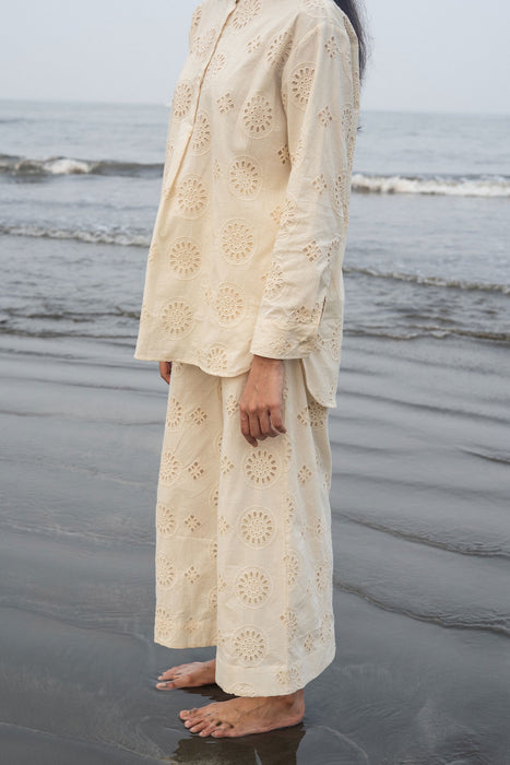 Tori Embroidered set