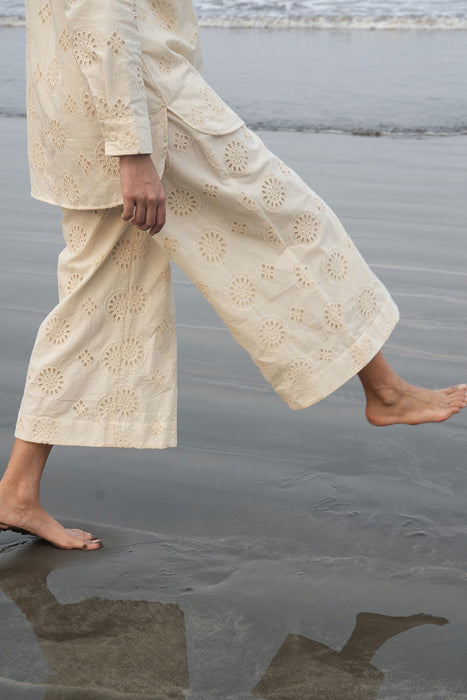 Tori Embroidered set